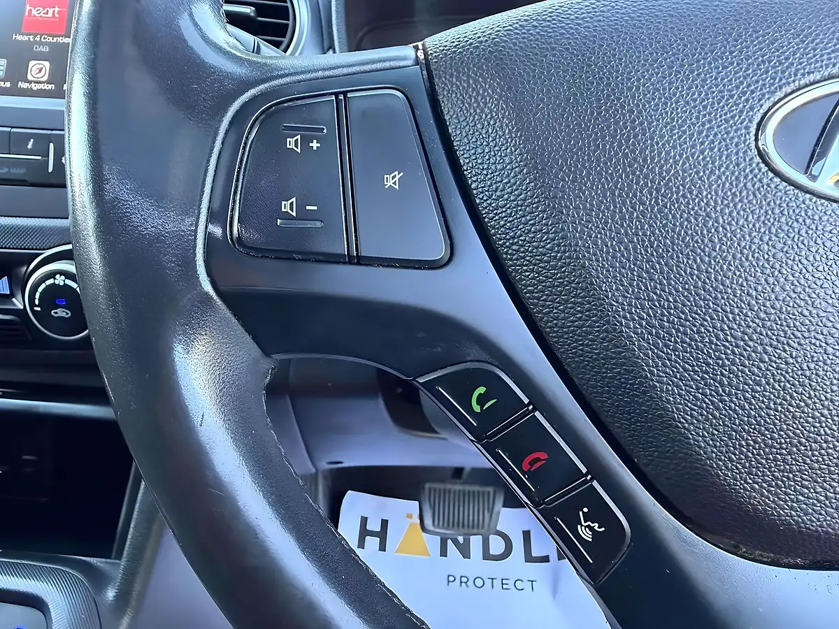 Used 2018 Hyundai I10 Premium Se Grey - Interior and Exterior details 9