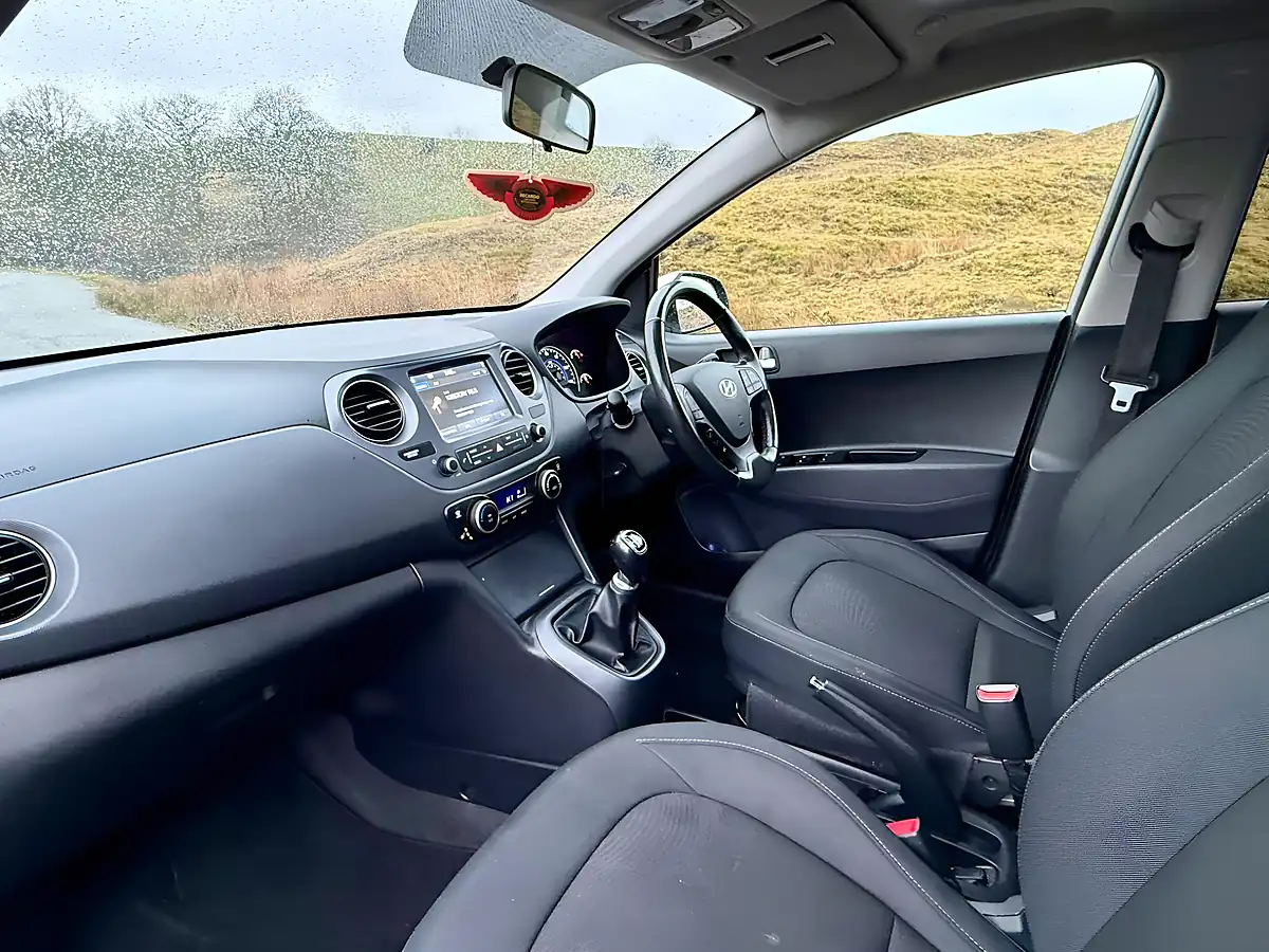 Used 2018 Hyundai i10 Premium Se Grey - Interior and Exterior details 13