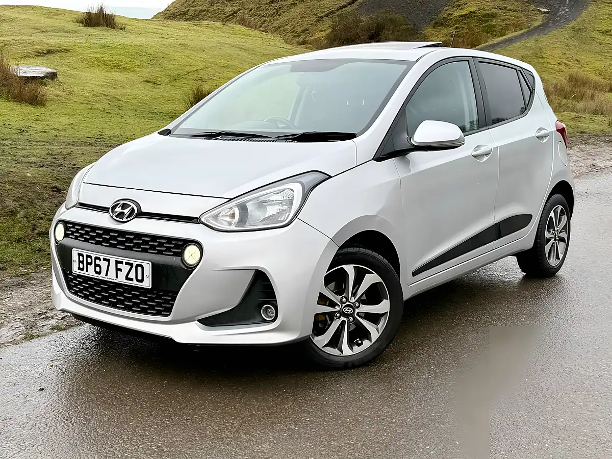 Used 2018 Hyundai i10 Premium Se Grey - Interior and Exterior details 16