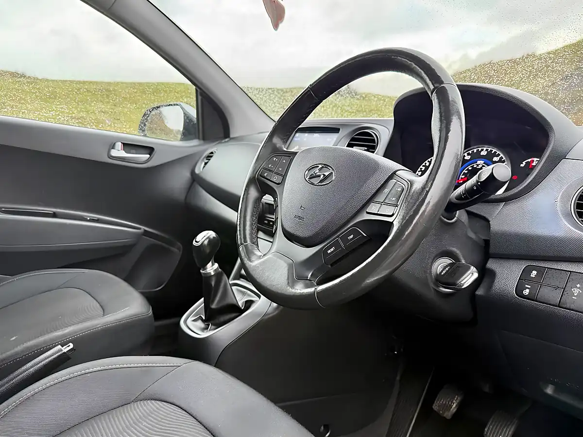 Used 2018 Hyundai i10 Premium Se Grey - Interior and Exterior details 2