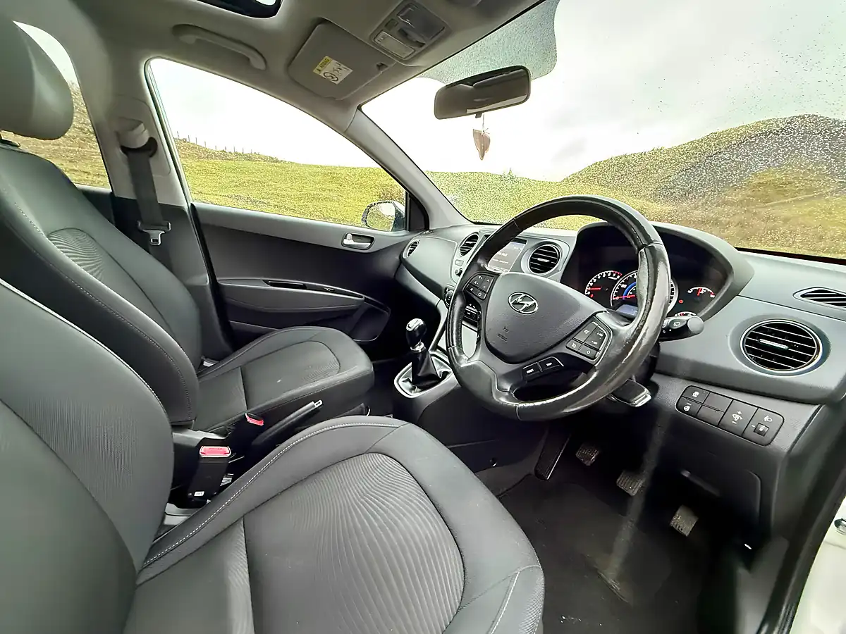 Used 2018 Hyundai i10 Premium Se Grey - Interior and Exterior details 20