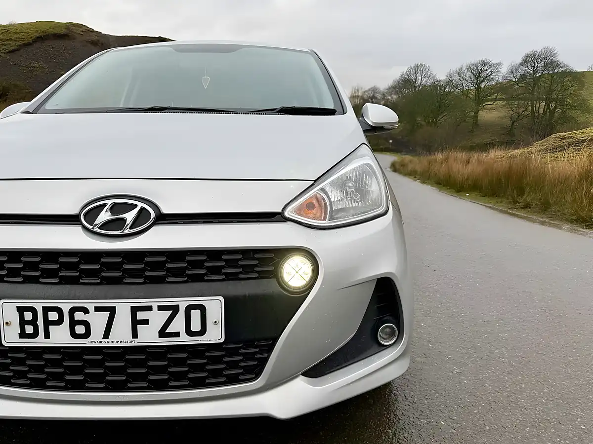Used 2018 Hyundai i10 Premium Se Grey - Interior and Exterior details 8