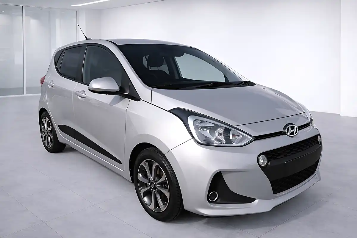 Used 2018 Hyundai i10 Premium Se Silver - Front View