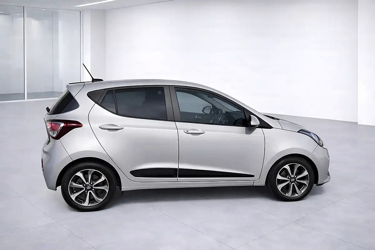 Used 2018 Hyundai i10 Premium Se Silver - Interior and Exterior details 2