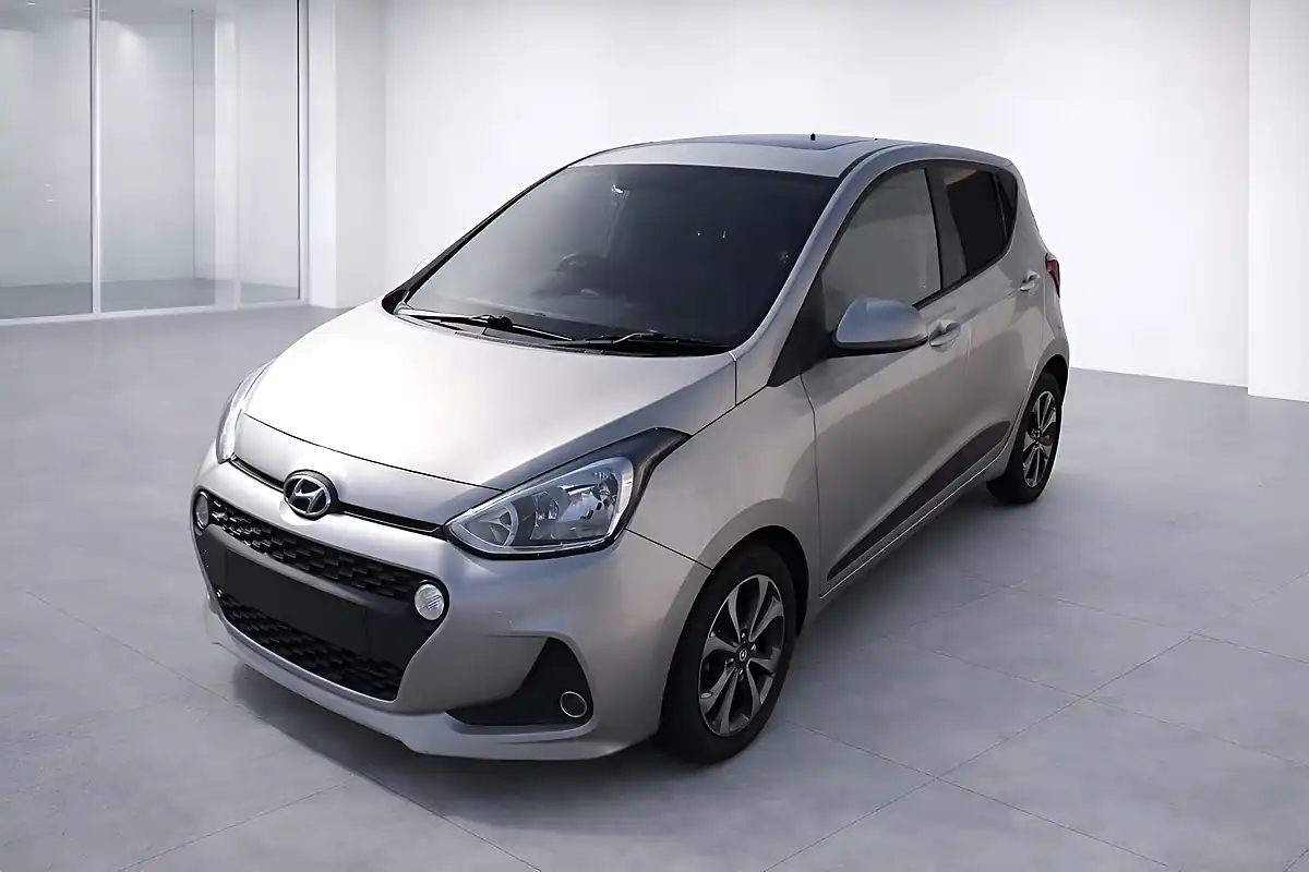 Used 2018 Hyundai i10 Premium Se Silver - Interior and Exterior details 6