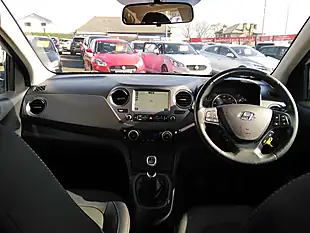 Used 2018 Hyundai i10 Premium Se Silver - Interior and Exterior details 8