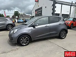 Used 2018 Hyundai i10 Premium Stardust Grey - Interior and Exterior details 10