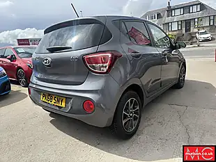 Used 2018 Hyundai i10 Premium Stardust Grey - Interior and Exterior details 15