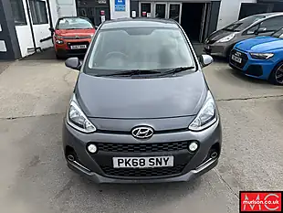 Used 2018 Hyundai i10 Premium Stardust Grey - Interior and Exterior details 5