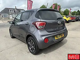 Used 2018 Hyundai i10 Premium Stardust Grey - Interior and Exterior details 9