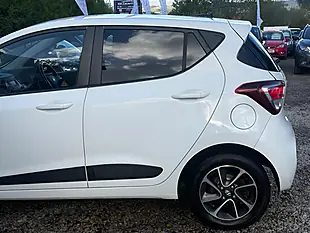 Used 2018 Hyundai I10 Premium White - Interior and Exterior details 10