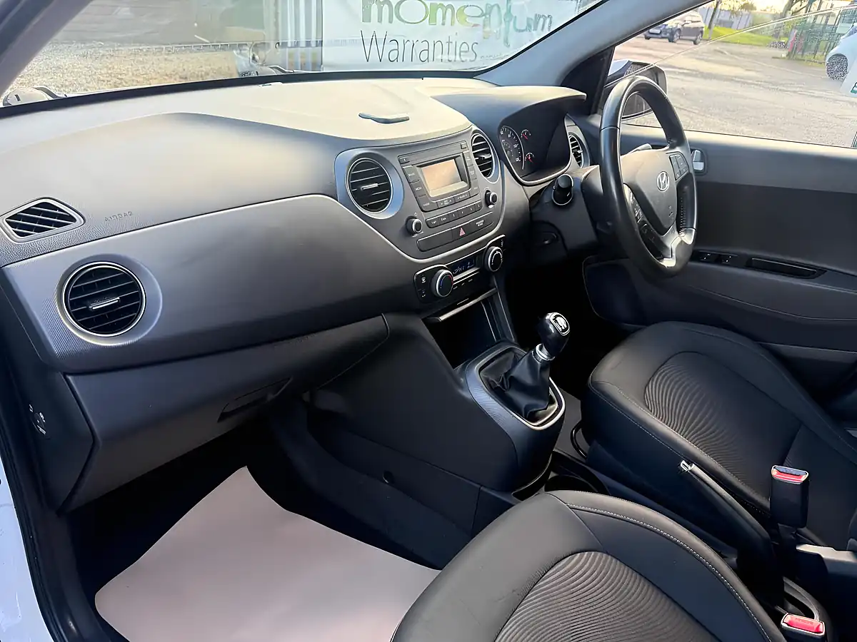 Used 2018 Hyundai I10 Premium White - Interior and Exterior details 12