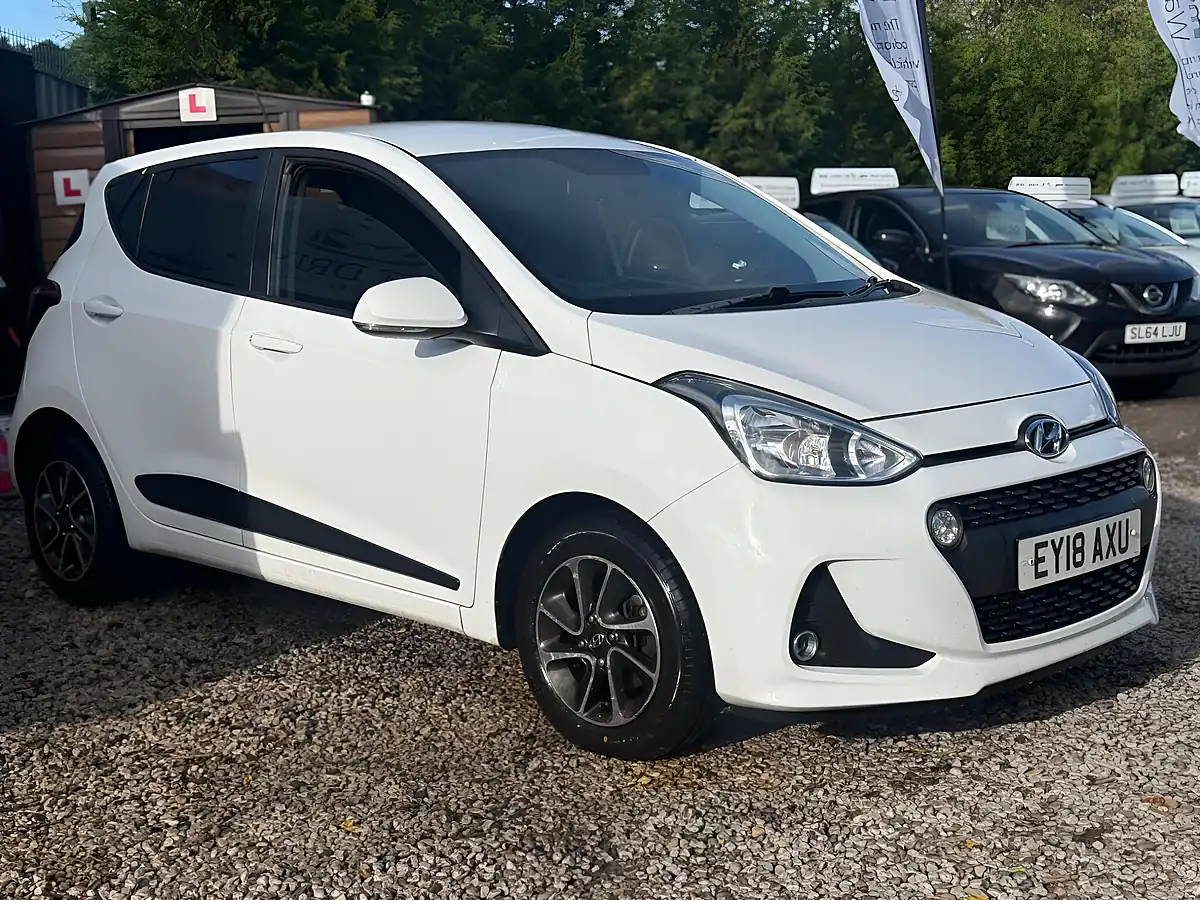 Used 2018 Hyundai I10 Premium White - Interior and Exterior details 5