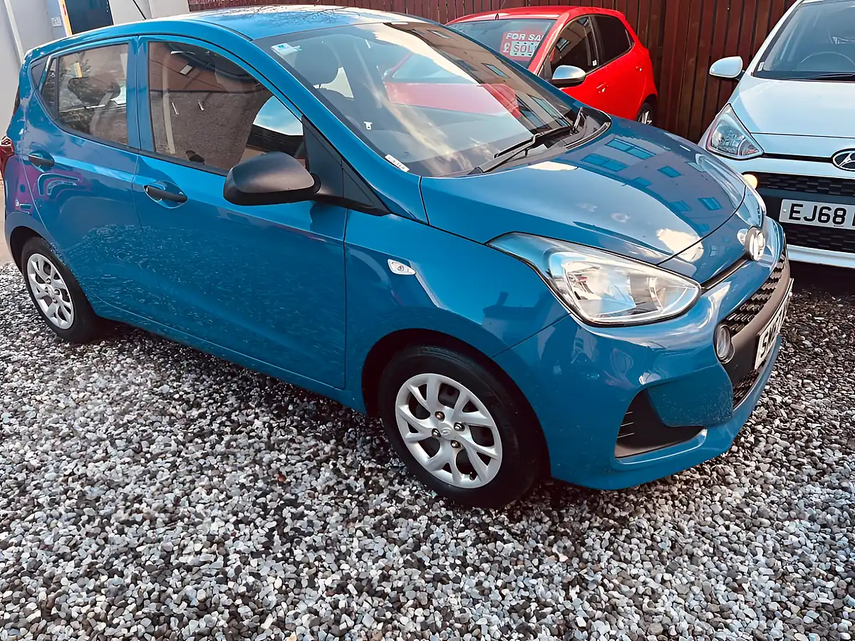 Used 2018 Hyundai i10 S Blue - Interior and Exterior details 10