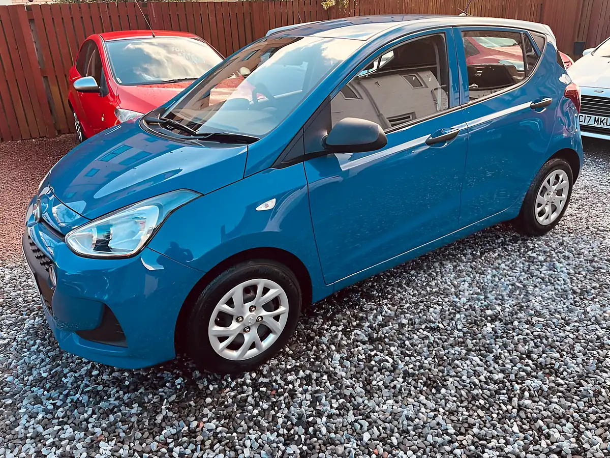 Used 2018 Hyundai i10 S Blue - Interior and Exterior details 6