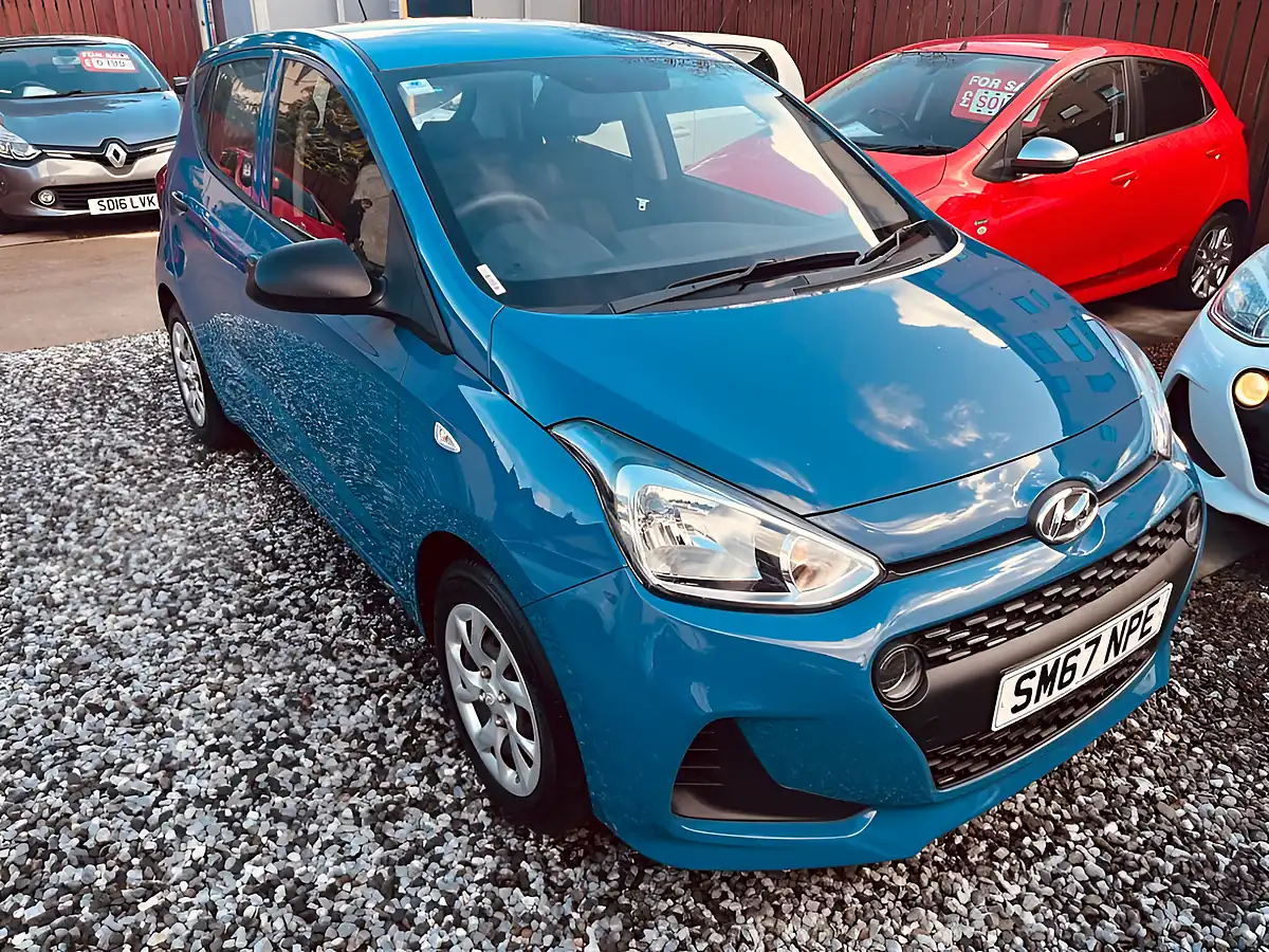 Used 2018 Hyundai i10 S Blue - Interior and Exterior details 9