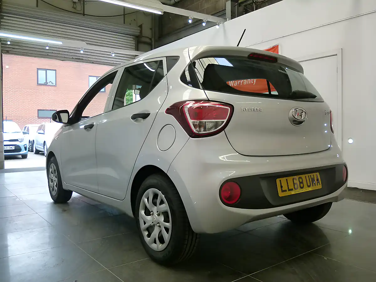Used 2018 Hyundai i10 S Silver - Interior and Exterior details 10