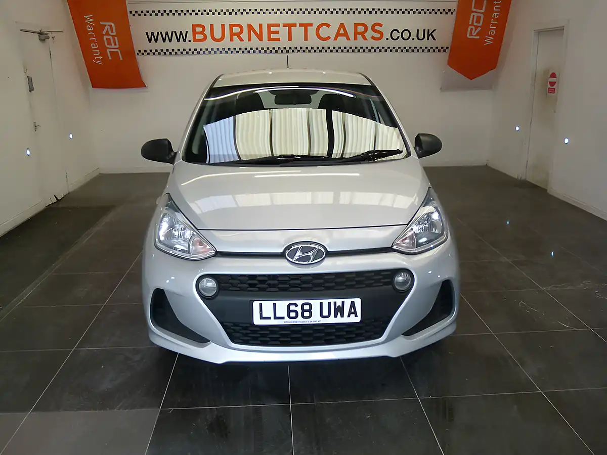 Used 2018 Hyundai i10 S Silver - Interior and Exterior details 4