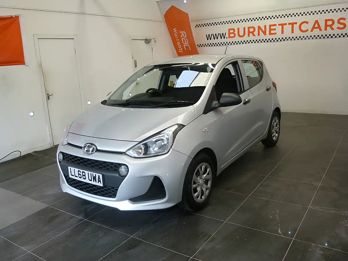Used 2018 Hyundai i10 S Silver - Interior and Exterior details 5