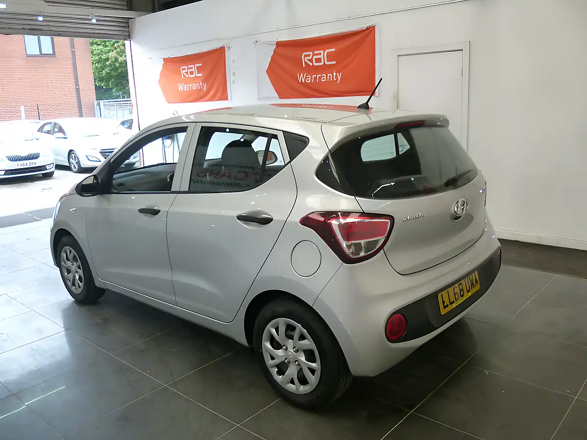 Used 2018 Hyundai i10 S Silver - Interior and Exterior details 6