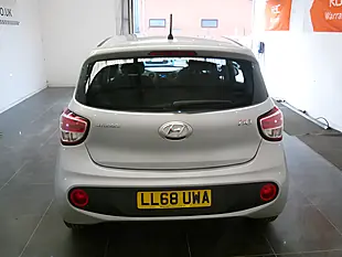 Used 2018 Hyundai i10 S Silver - Interior and Exterior details 7