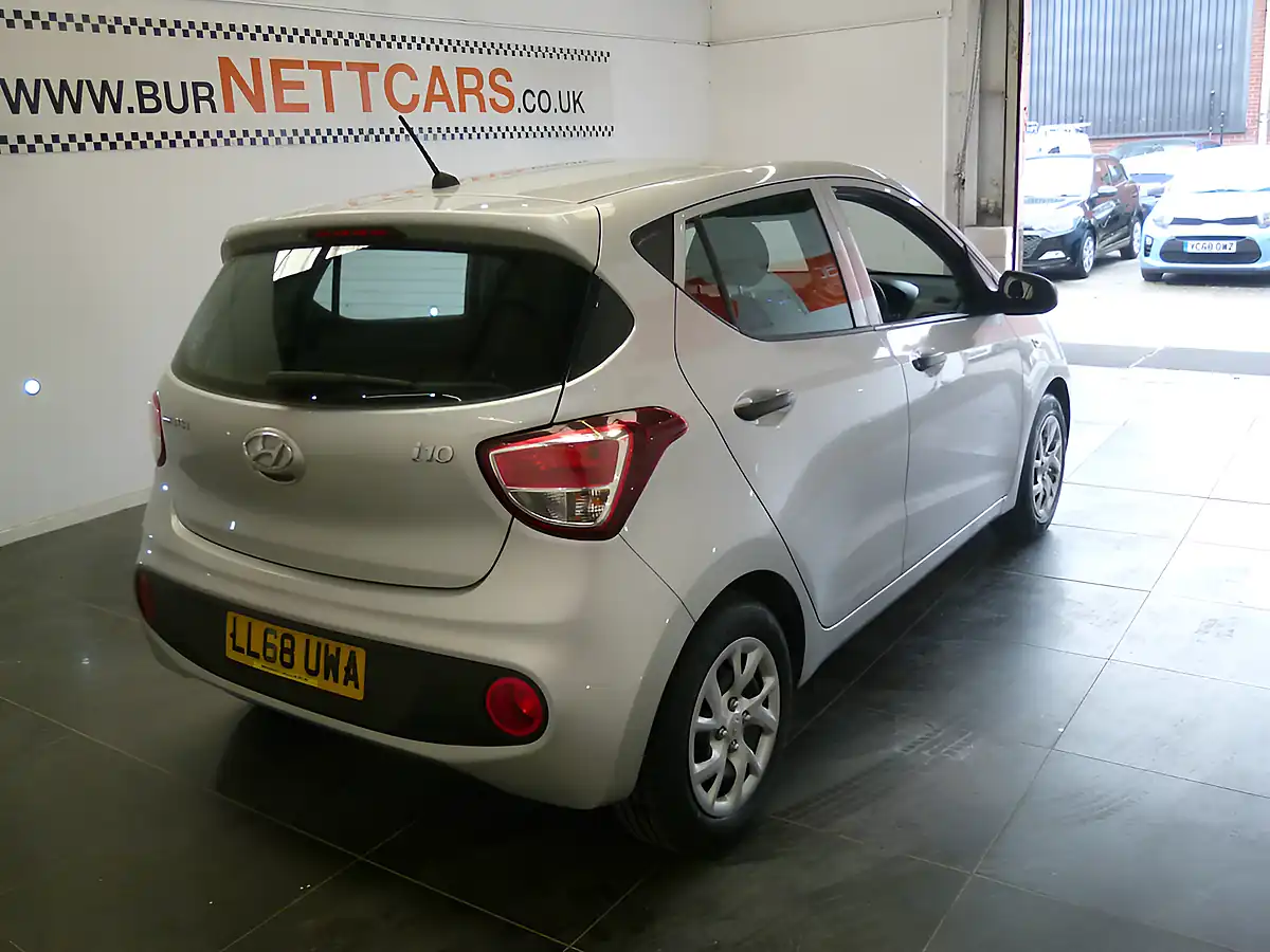 Used 2018 Hyundai i10 S Silver - Interior and Exterior details 8