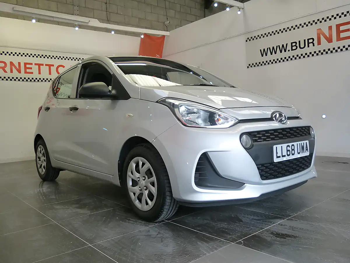 Used 2018 Hyundai i10 S Silver - Interior and Exterior details 9