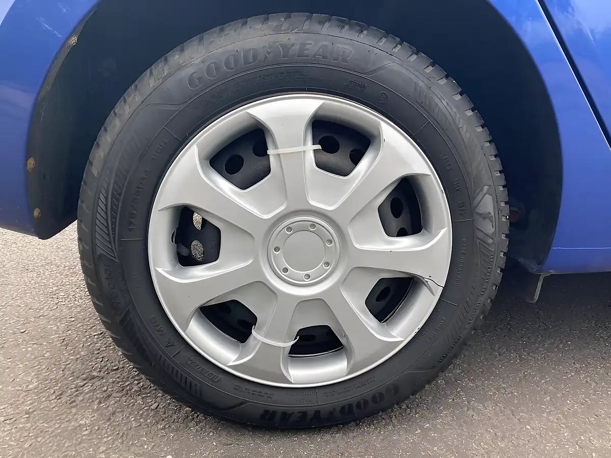 Used 2018 Hyundai I10 Se Blue - Interior and Exterior details 10