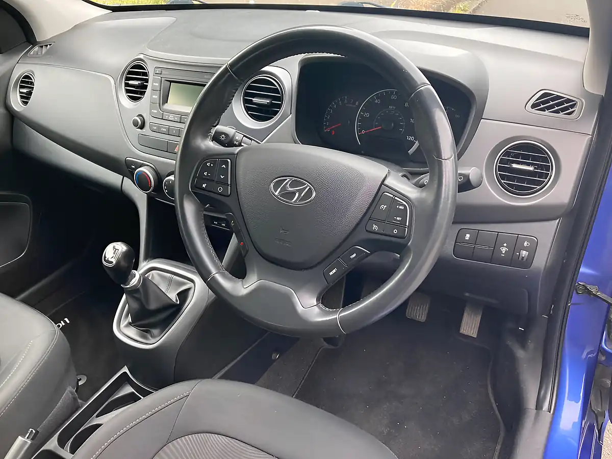 Used 2018 Hyundai I10 Se Blue - Interior and Exterior details 13