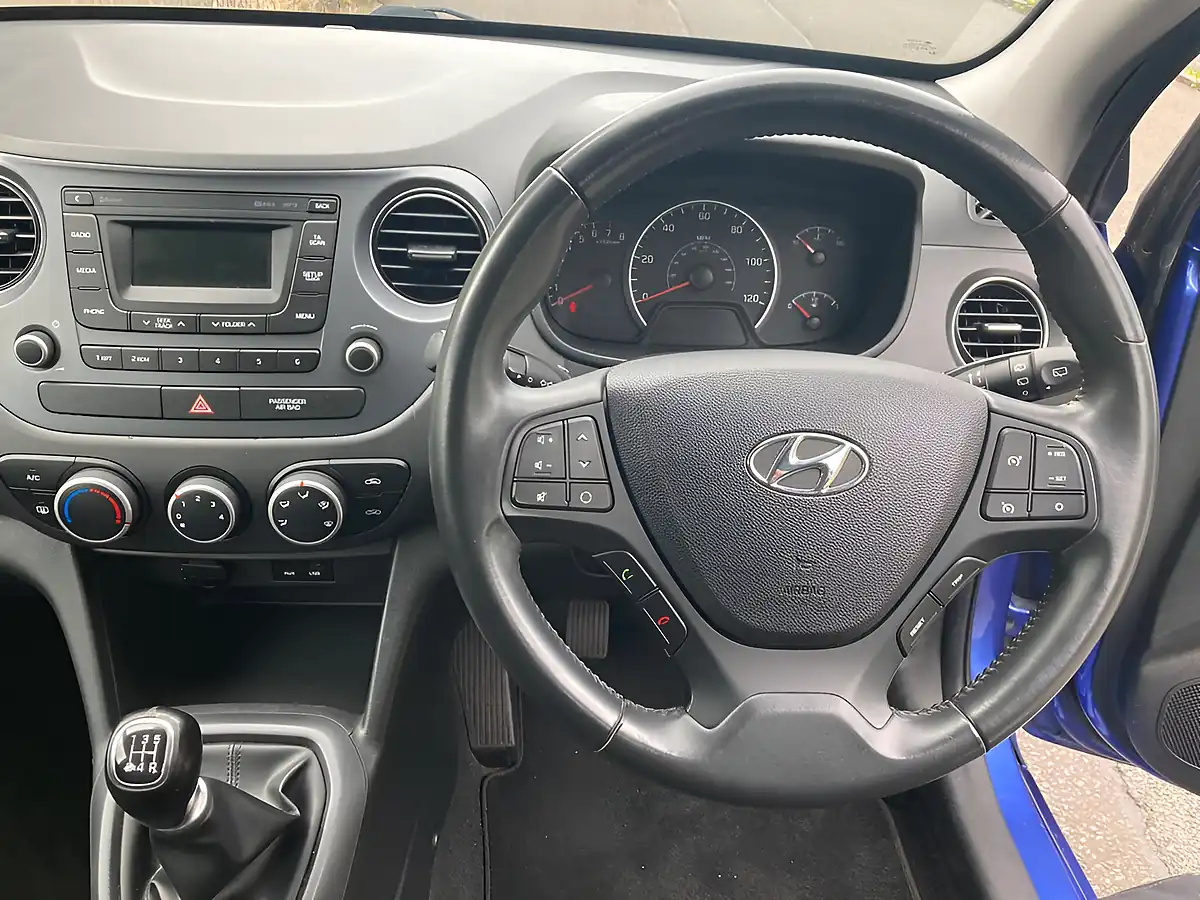 Used 2018 Hyundai I10 Se Blue - Interior and Exterior details 14
