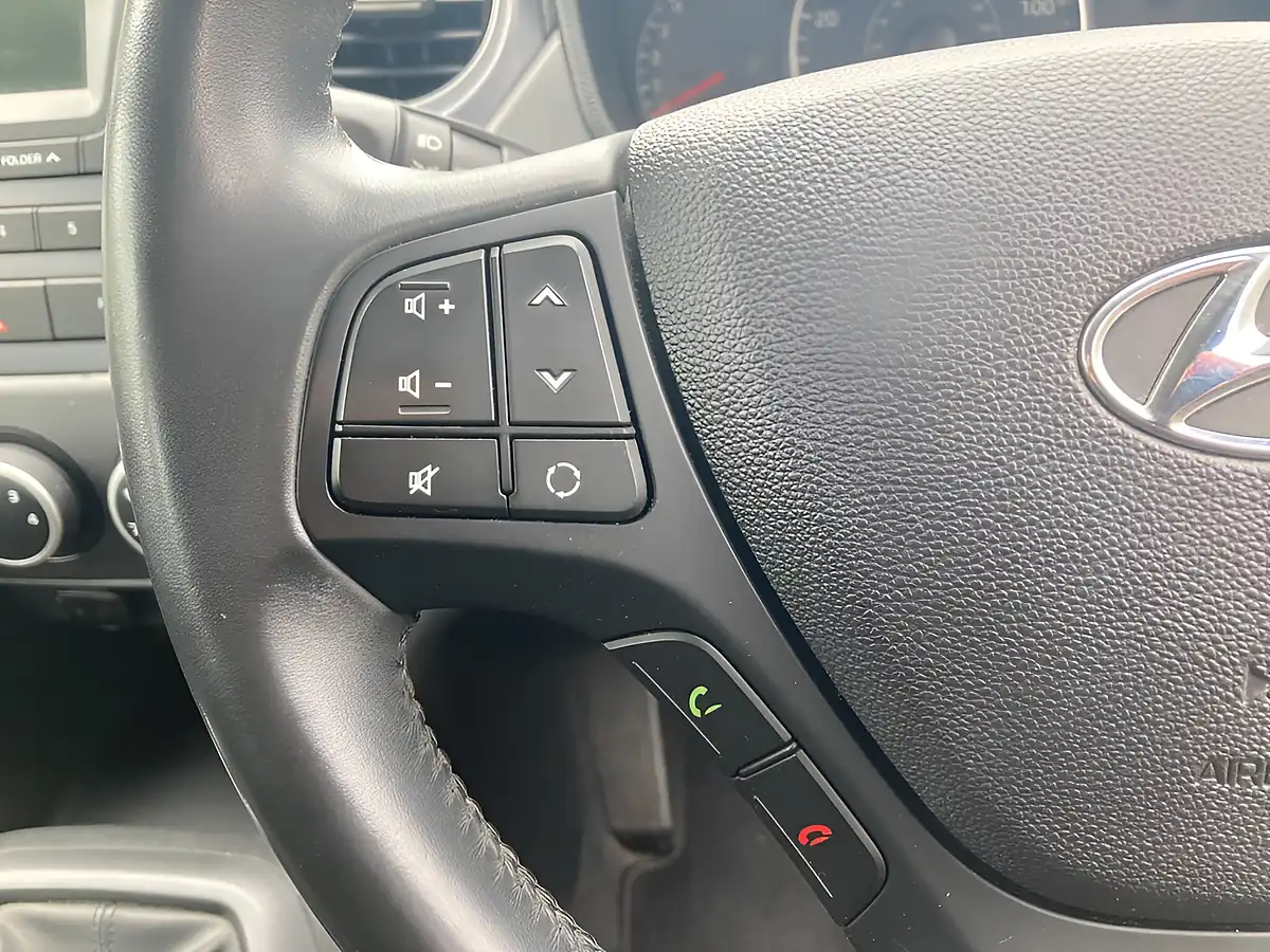 Used 2018 Hyundai I10 Se Blue - Interior and Exterior details 15