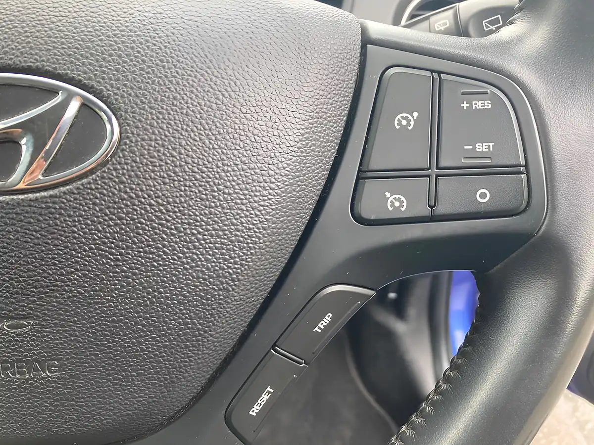 Used 2018 Hyundai I10 Se Blue - Interior and Exterior details 16