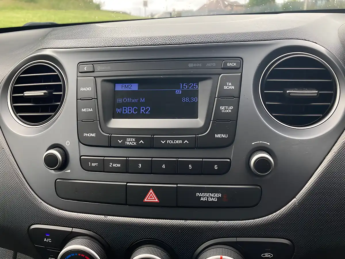 Used 2018 Hyundai I10 Se Blue - Interior and Exterior details 17
