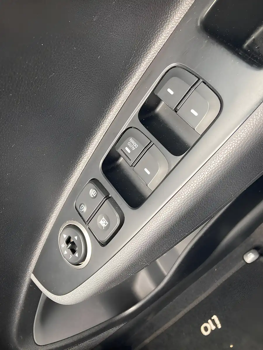 Used 2018 Hyundai I10 Se Blue - Interior and Exterior details 20