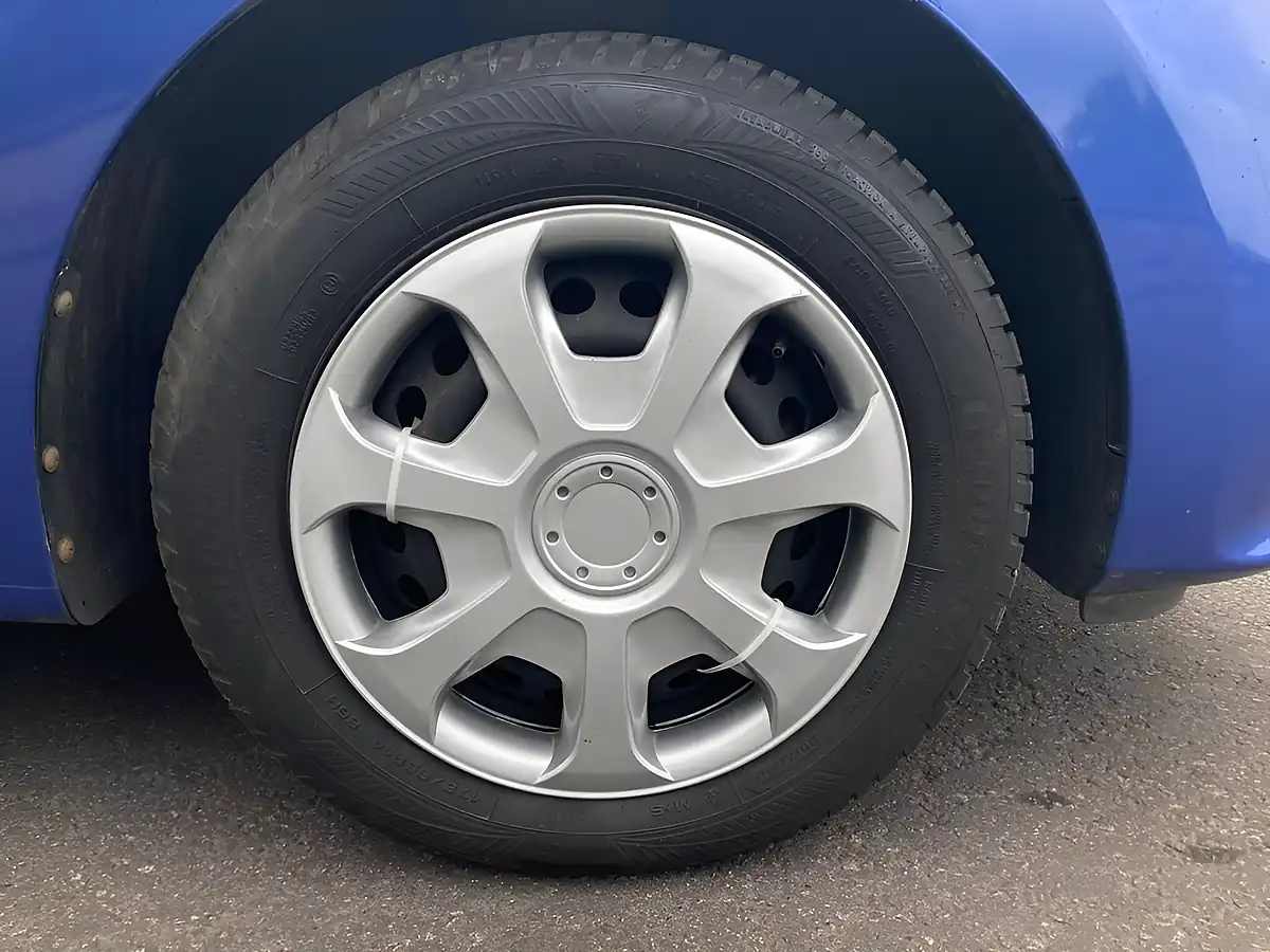 Used 2018 Hyundai I10 Se Blue - Interior and Exterior details 9