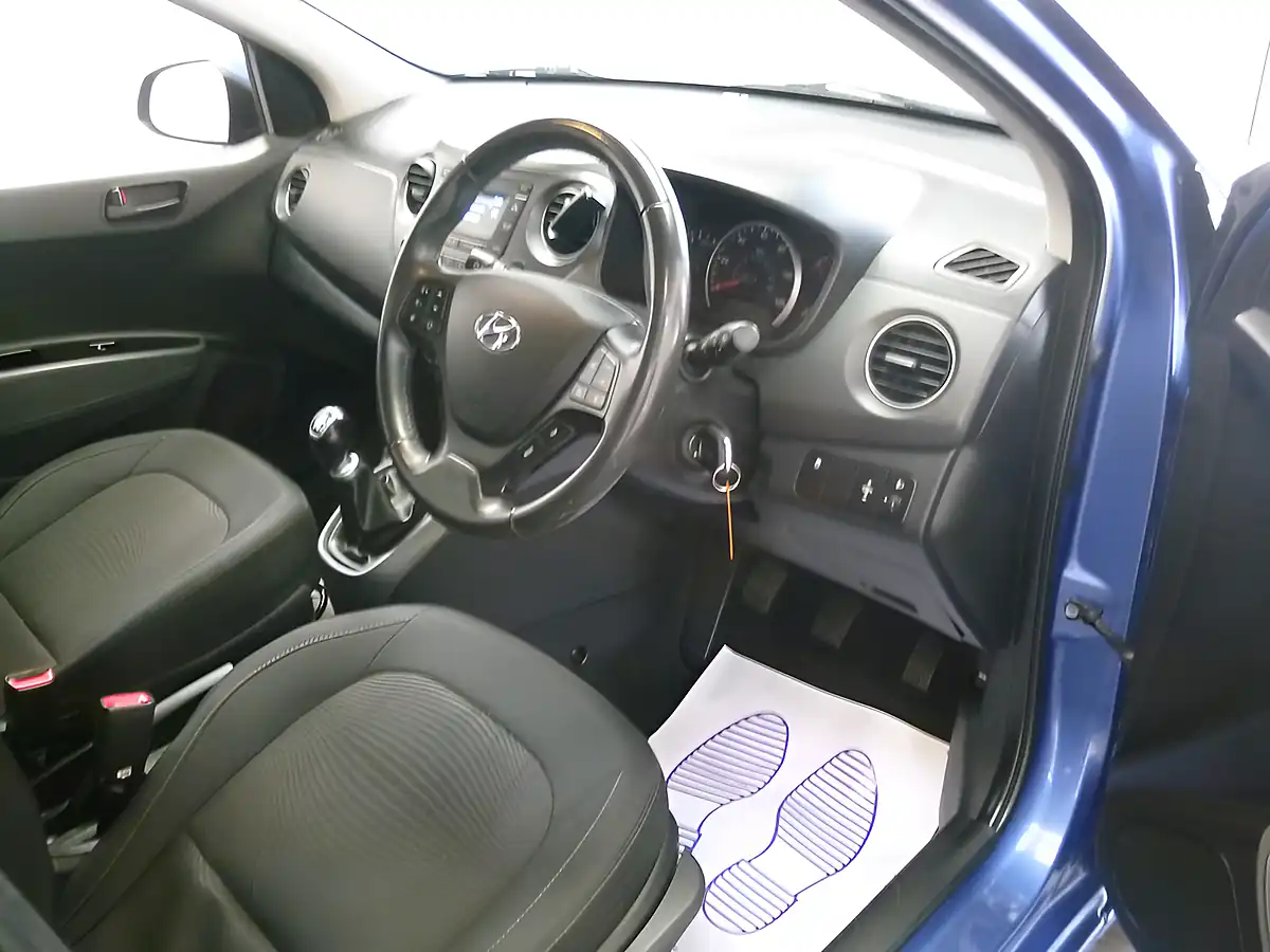 Used 2018 Hyundai i10 Se Blue - Interior and Exterior details 13