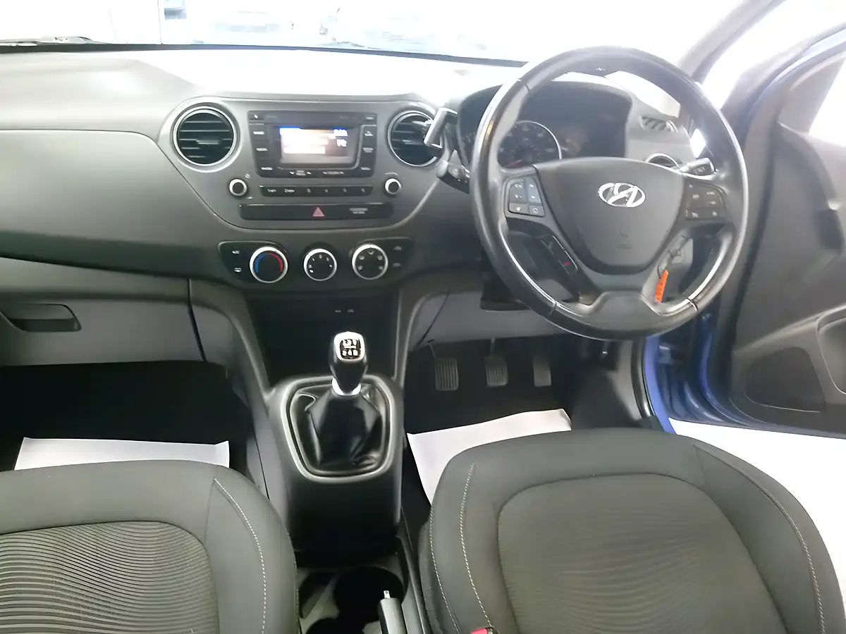 Used 2018 Hyundai i10 Se Blue - Interior and Exterior details 15