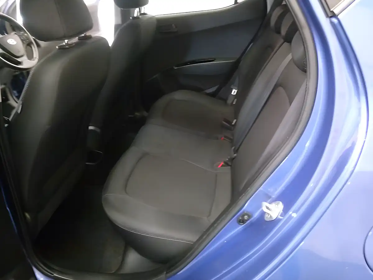Used 2018 Hyundai i10 Se Blue - Interior and Exterior details 16