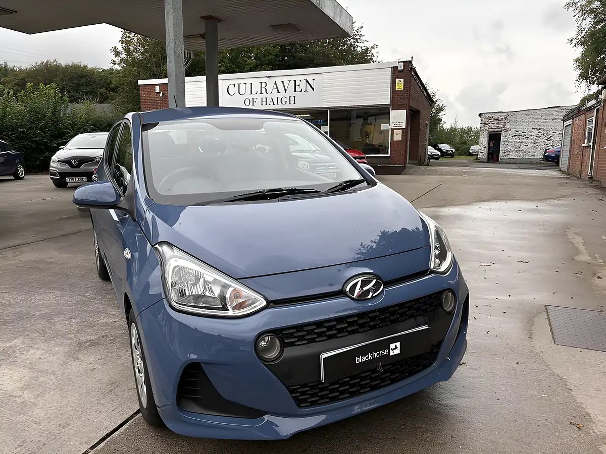 Used 2018 Hyundai I10 Se Blue - Front View