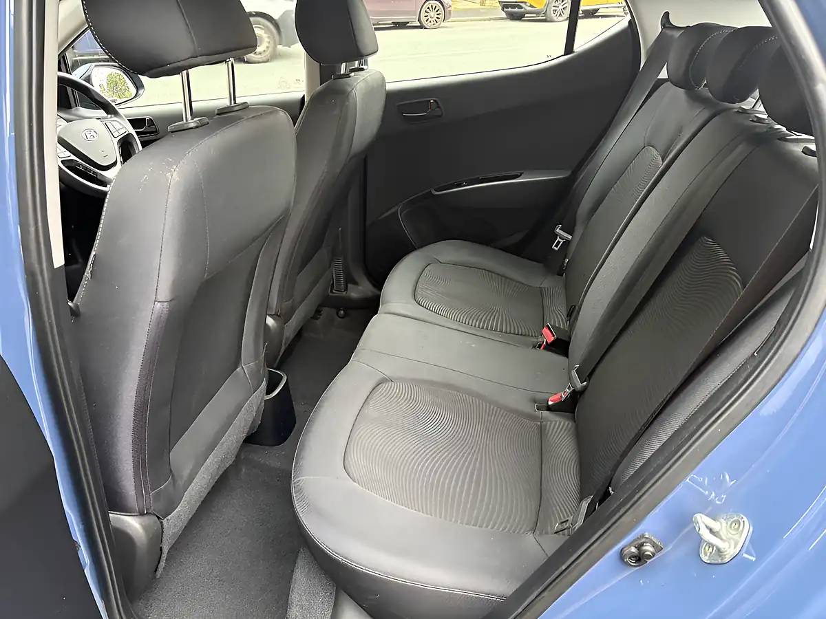 Used 2018 Hyundai I10 Se Blue - Interior and Exterior details 5