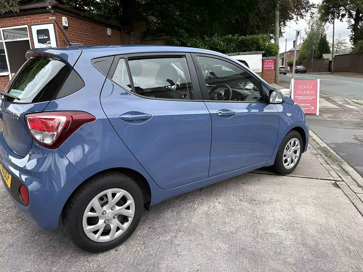 Used 2018 Hyundai I10 Se Blue - Interior and Exterior details 7