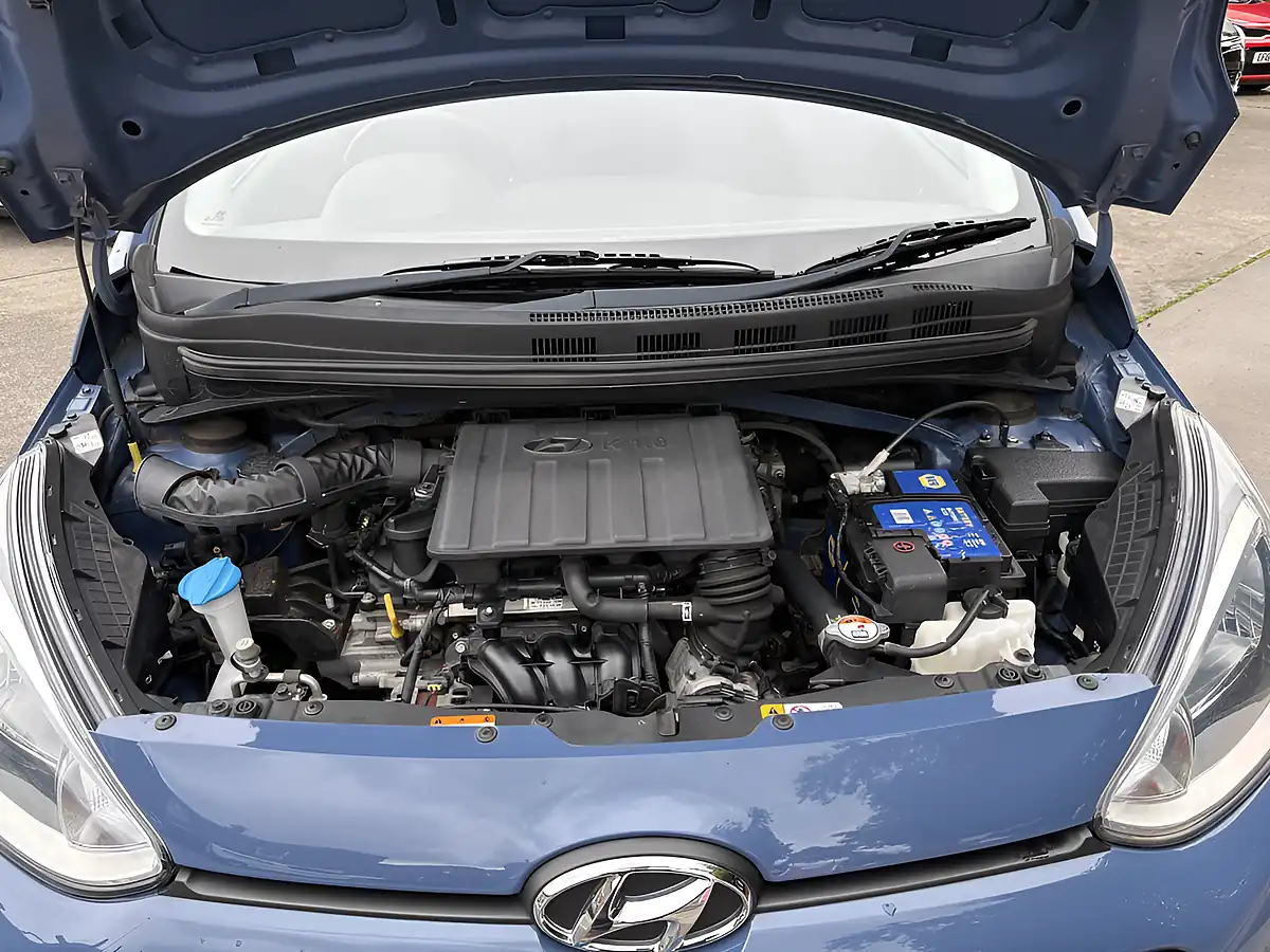 Used 2018 Hyundai I10 Se Blue - Interior and Exterior details 8