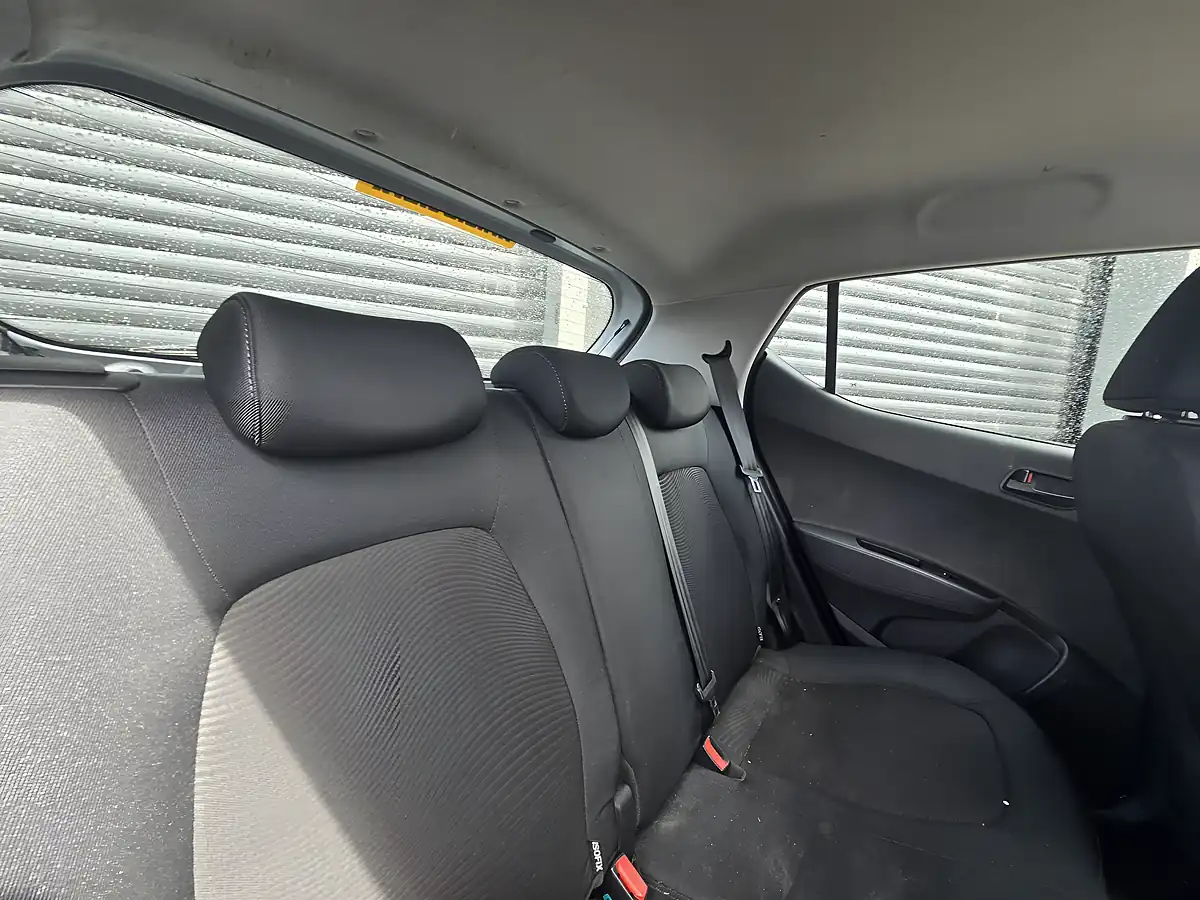 Used 2018 Hyundai I10 Se Grey - Interior and Exterior details 3