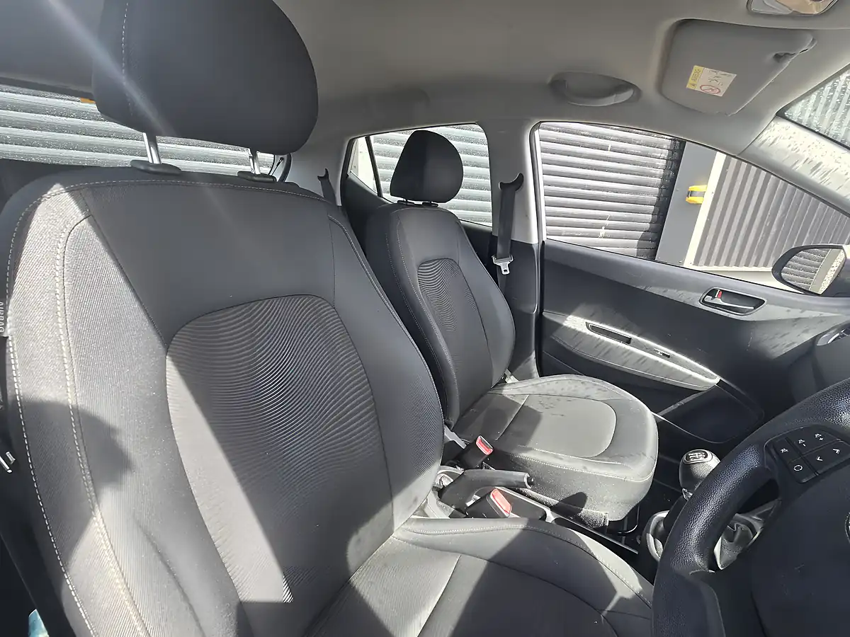 Used 2018 Hyundai I10 Se Grey - Interior and Exterior details 4