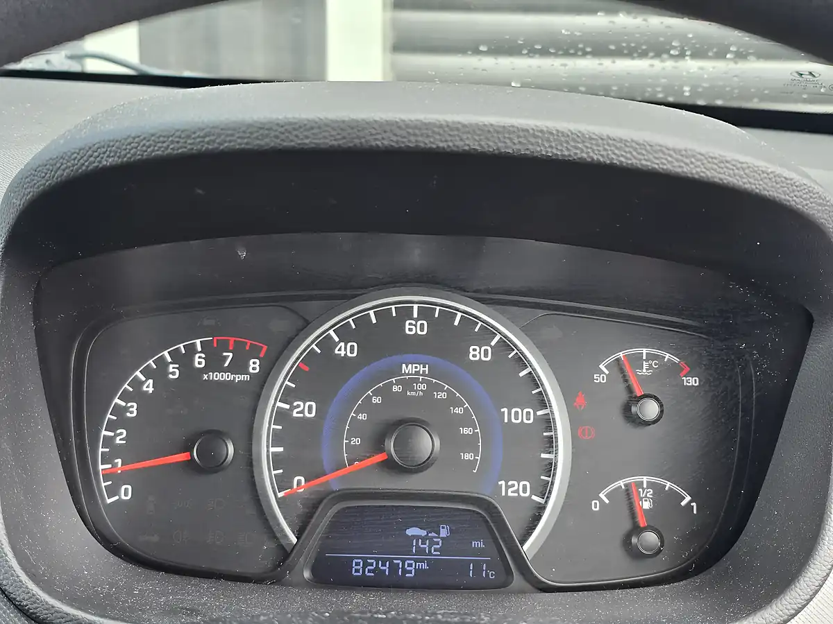 Used 2018 Hyundai I10 Se Grey - Interior and Exterior details 8