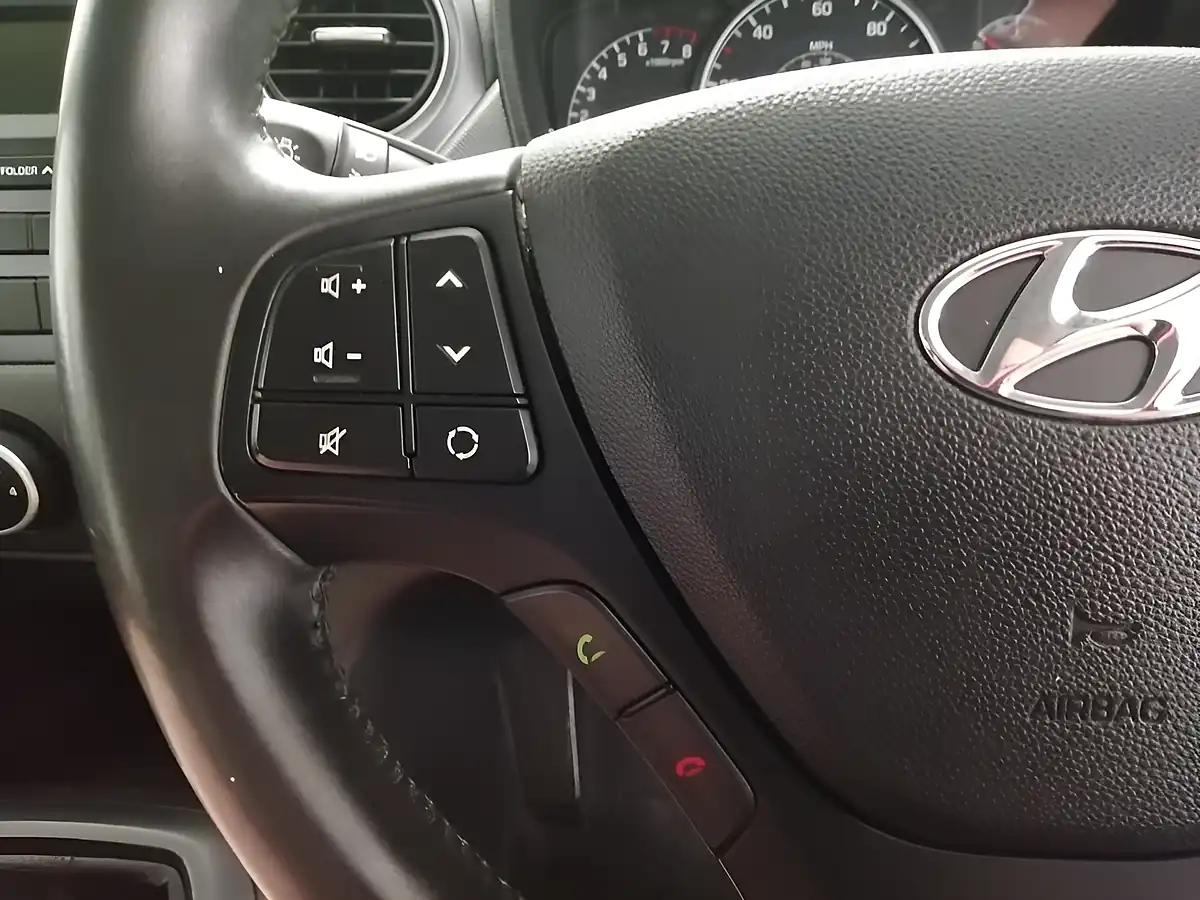 Used 2018 Hyundai I10 Se Grey - Interior and Exterior details 11