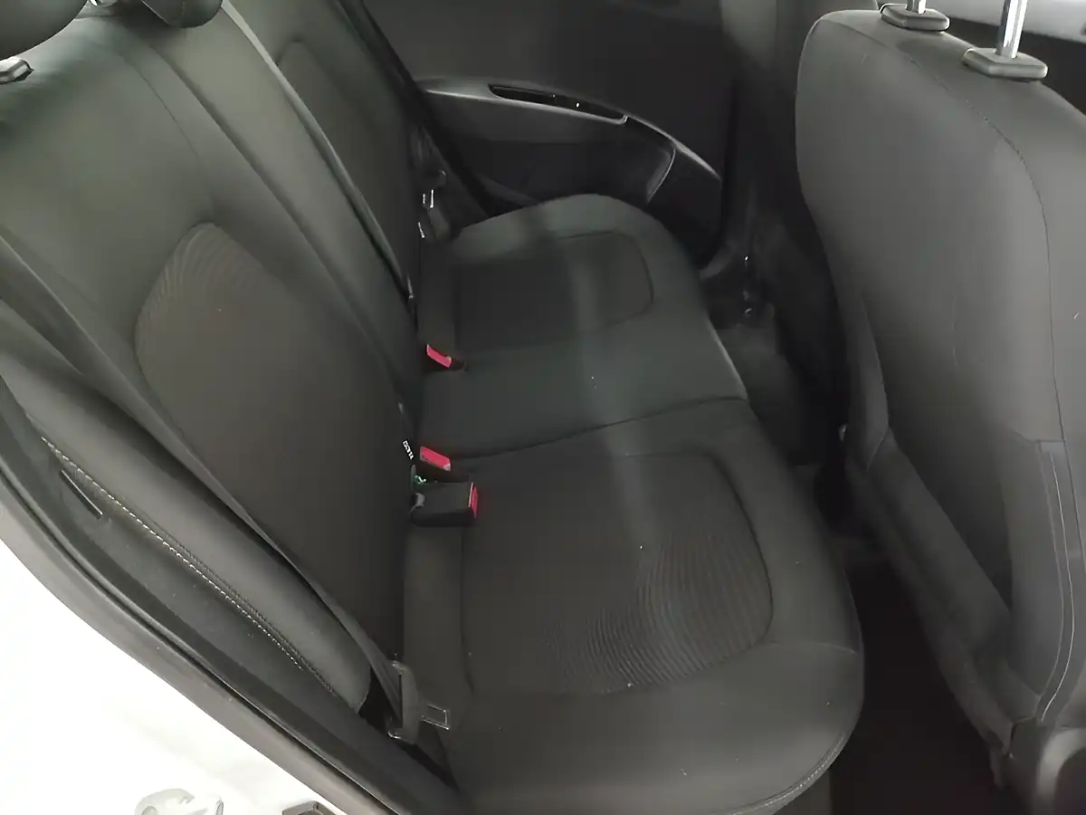 Used 2018 Hyundai I10 Se Grey - Interior and Exterior details 7
