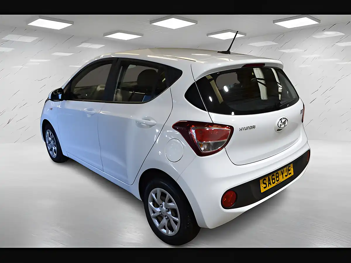Used 2018 Hyundai i10 Se Hatchback 5dr Polar White - Interior and Exterior details 10