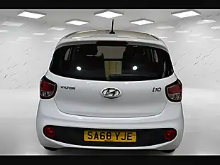 Used 2018 Hyundai i10 Se Hatchback 5dr Polar White - Interior and Exterior details 9