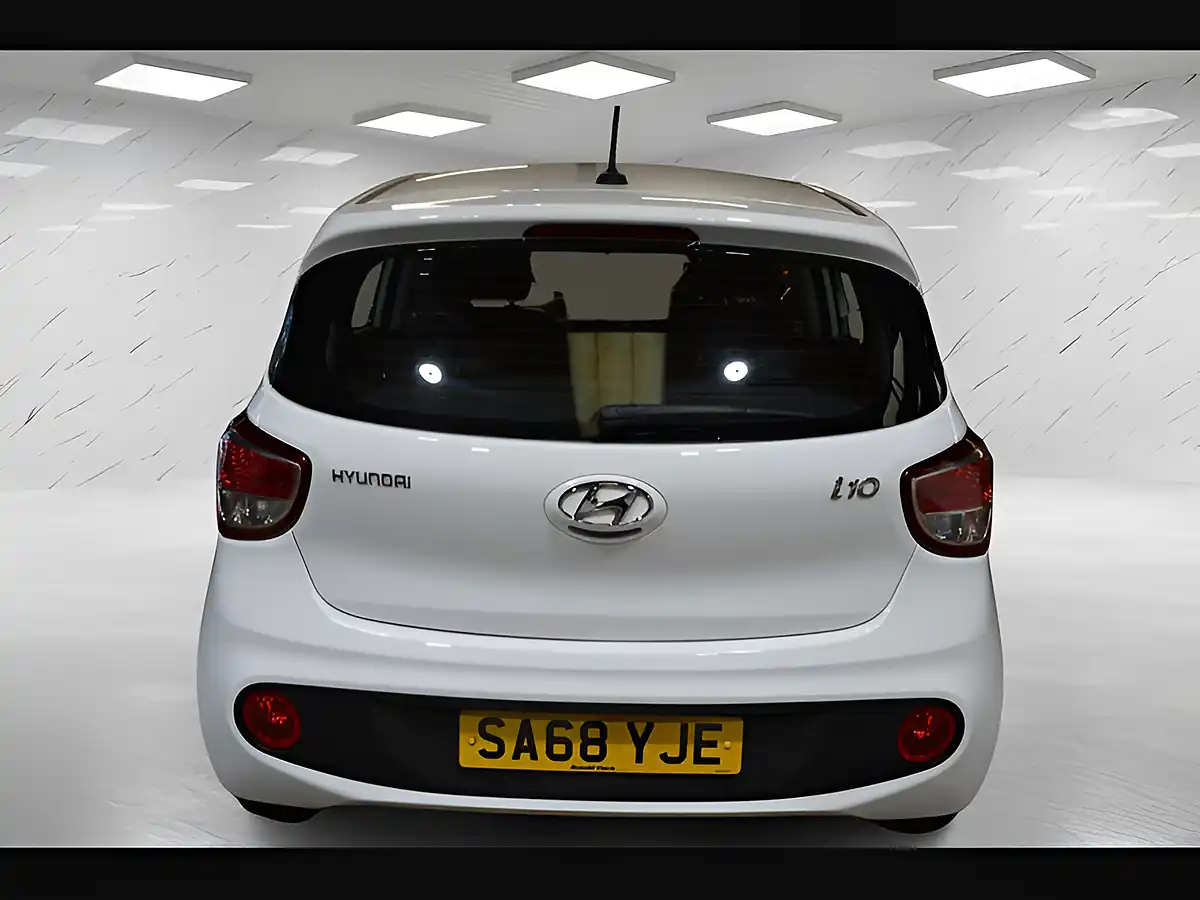 Used 2018 Hyundai i10 Se Hatchback 5dr Polar White - Interior and Exterior details 9